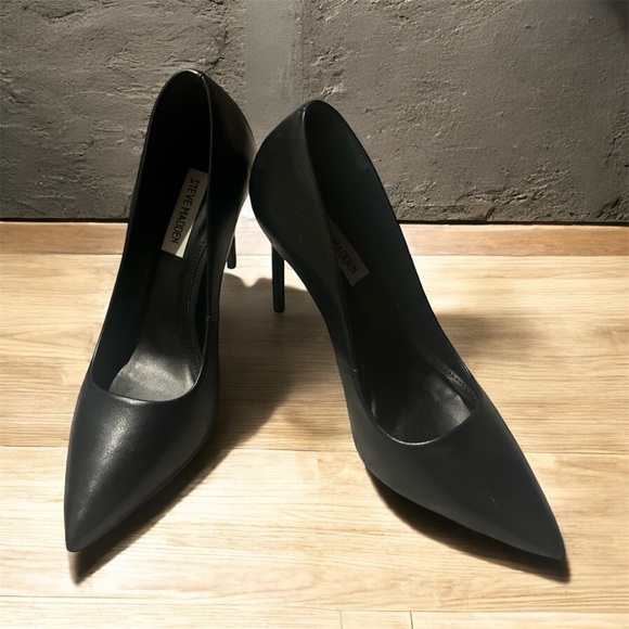 Steve Madden Shoes - Steve Madden Elegant Black Heels